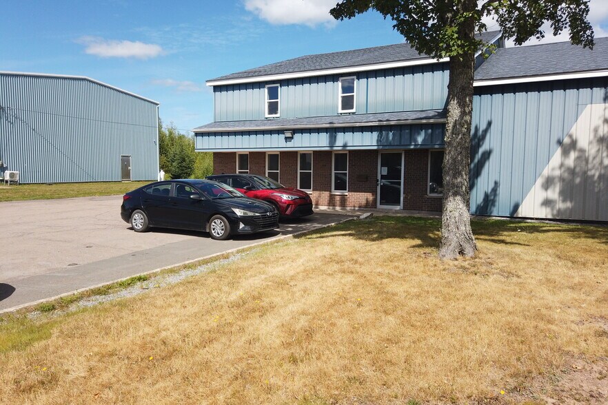 Primary Photo Of 699 Malenfant Blvd, Dieppe Warehouse For Lease