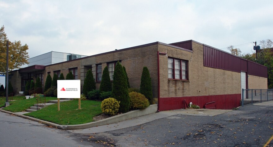 Primary Photo Of 1250 Shames Dr, Westbury Manufacturing For Sale