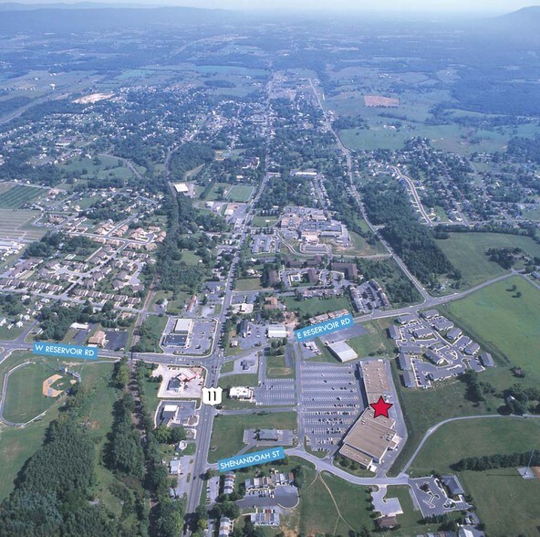 More Photos Of 1029 S Main St, Woodstock Unknown For Lease