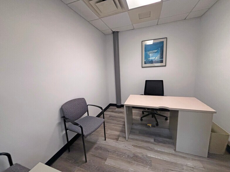 More Photos Of 920 Lafayette Rd, Seabrook Office For Lease