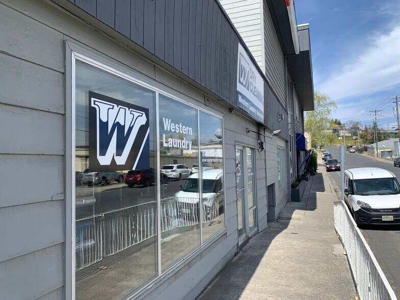 More Photos Of 1001-1006 NW Nye St, Pullman General Retail For Sale