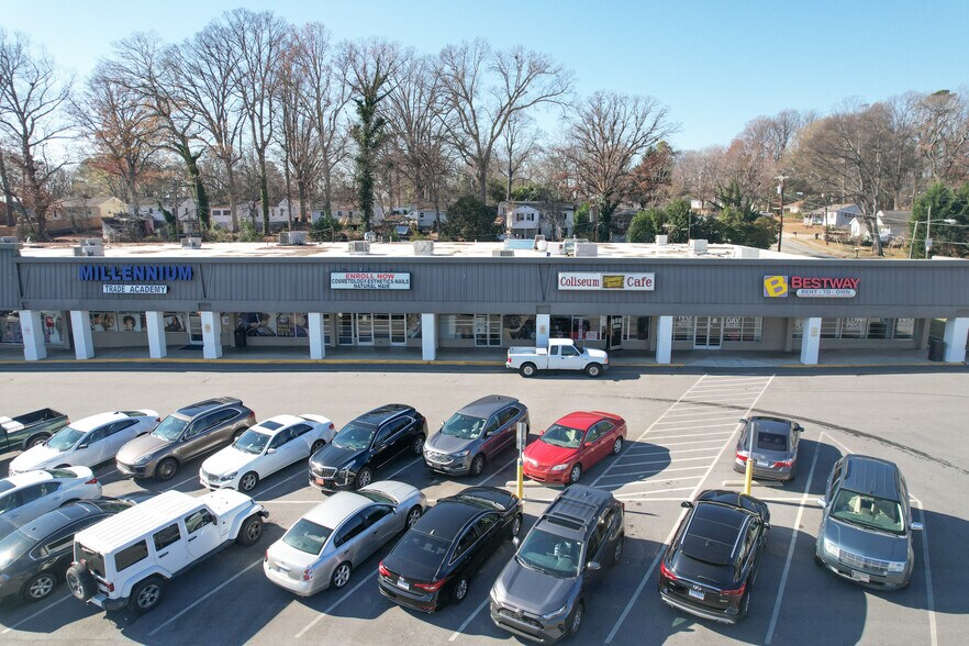 More Photos Of 1902-1922 Coliseum Blvd, Greensboro Unknown For Lease