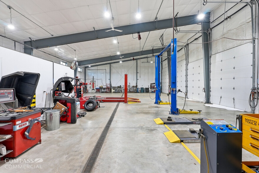 More Photos Of 188 W Sisters Park Dr, Sisters Warehouse For Sale