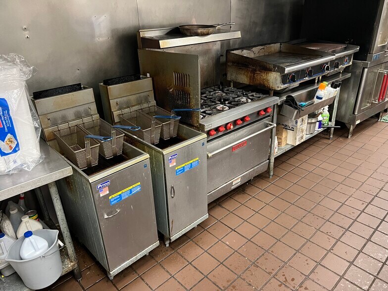 More Photos Of 77 Free St, Portland Restaurant For Lease