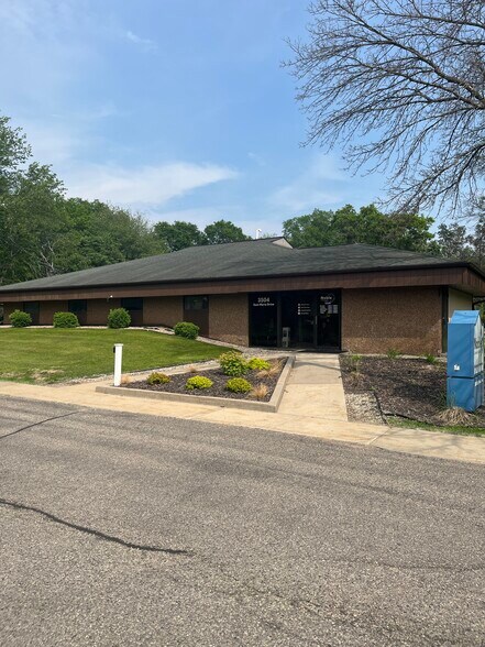 More Photos Of 3504 E Maria Dr, Stevens Point Medical For Sale