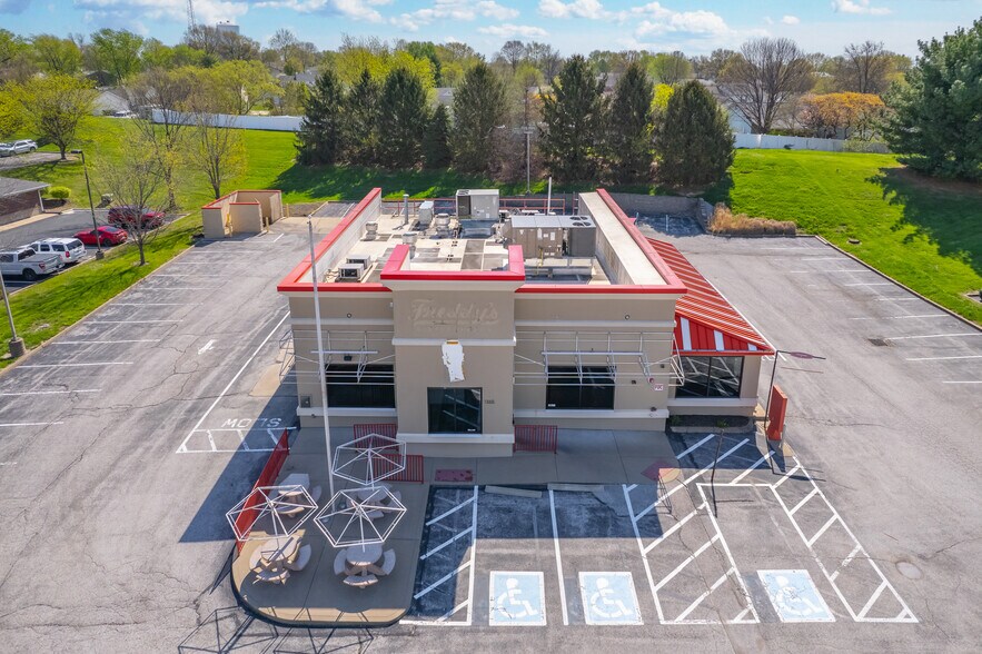 More Photos Of 1365 Jungermann Rd, Saint Peters Restaurant For Sale