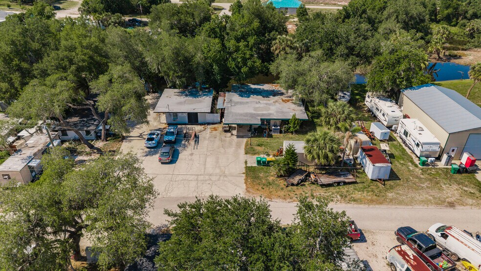 More Photos Of 29208 Snook Cir, Punta Gorda Manufactured Housing Mobile Home Park For Sale