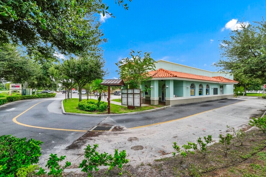 5484 N Orange Blossom Trl, Orlando, FL 32810 Fast Food For Sale