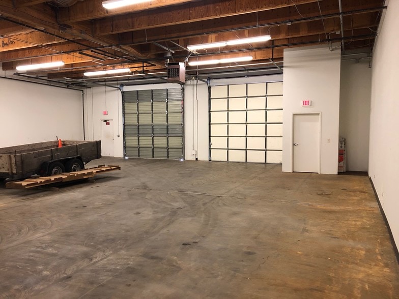 More Photos Of 5291 NE Elam Young Pky, Hillsboro Flex For Sale