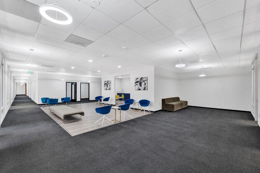 More Photos Of 221 S Figueroa St, Los Angeles Loft Creative Space For Lease