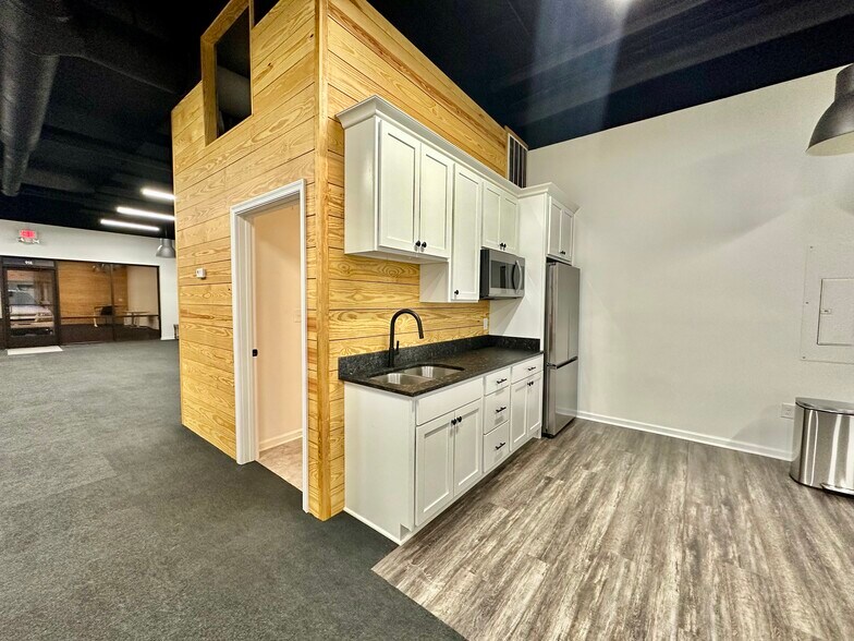 More Photos Of 6320 Five Mile Centre Park, Fredericksburg Office For Sale