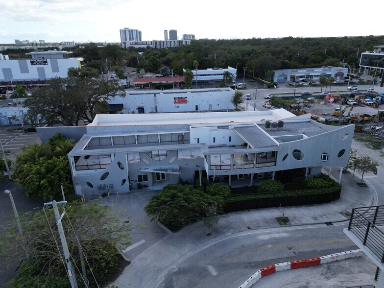 More Photos Of 18651 NE 24th Pl, Miami Storefront Retail Residential For Sale