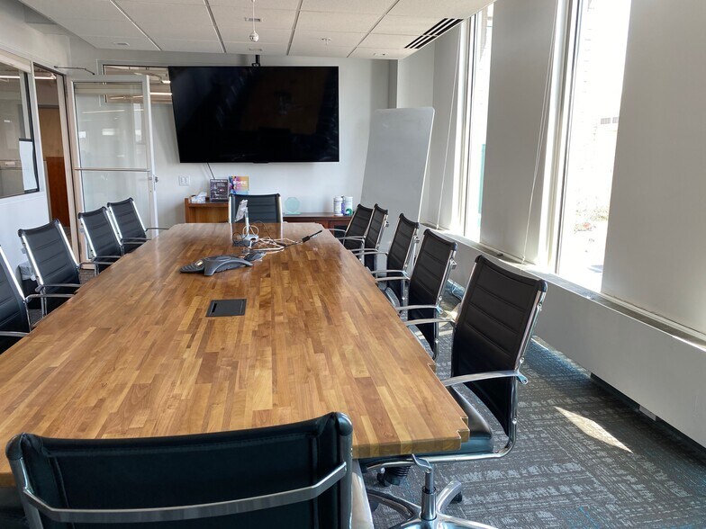 More Photos Of 100-101 E Milwaukee St, Janesville Office For Lease