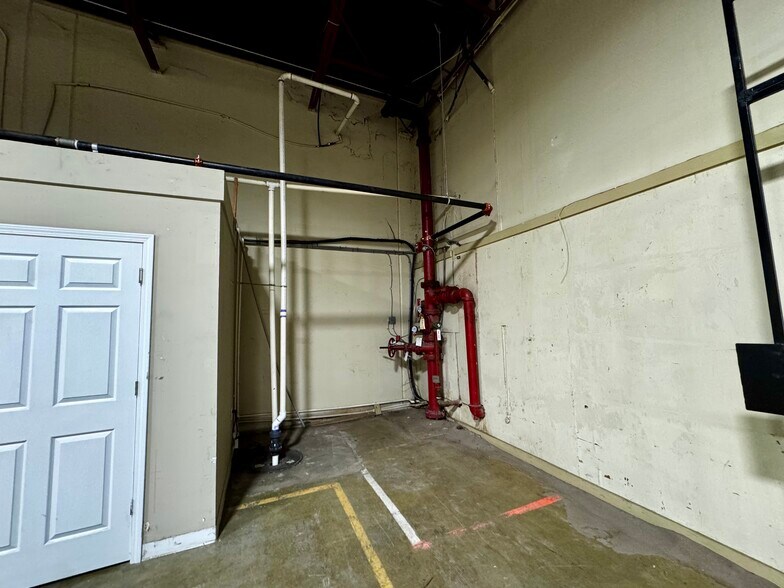 More Photos Of 1131 Shine Ave, Myrtle Beach Warehouse For Lease