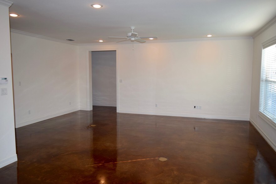 More Photos Of 2980 Elkton Trl, Tyler Apartments For Sale