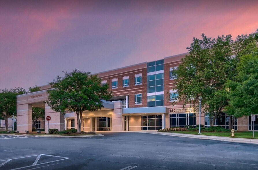 More Photos Of 10030 Gilead Rd, Huntersville Hospital For Lease