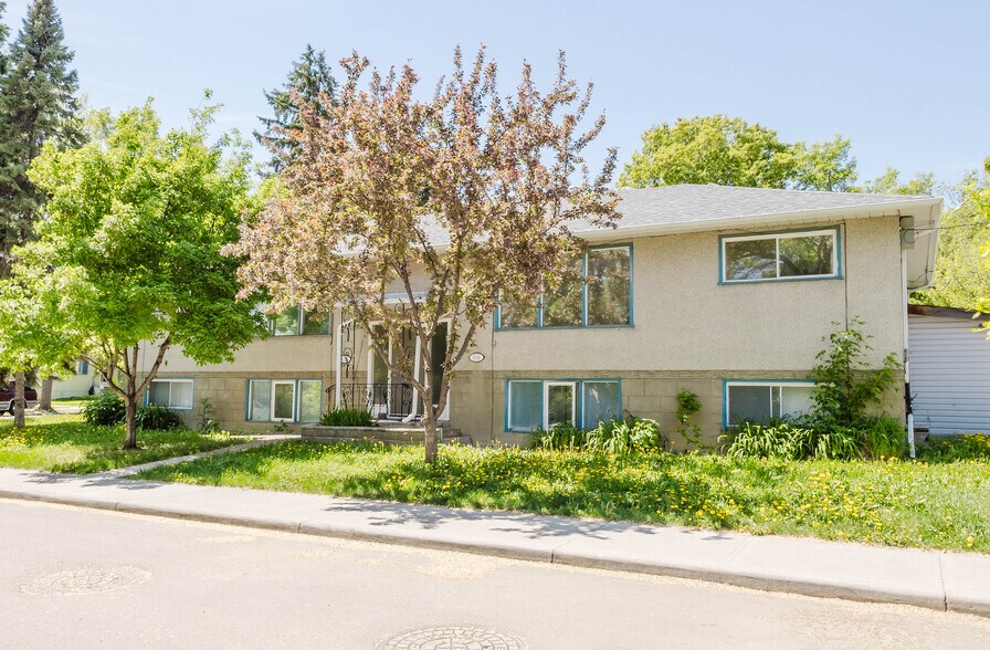 More Photos Of 8504 98 St NW, Edmonton Apartments For Sale