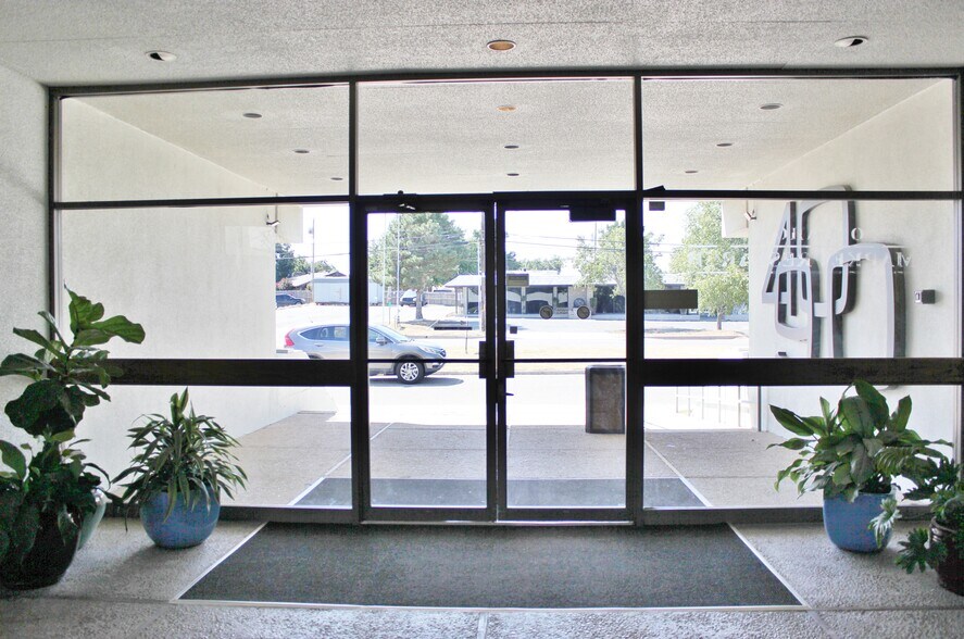 More Photos Of 4900 N Portland Ave, Oklahoma City Office For Lease