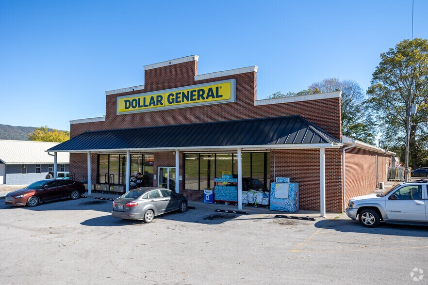 Primary Photo Of 7006 Cumberland Gap Pky, Harrogate General Retail For Sale