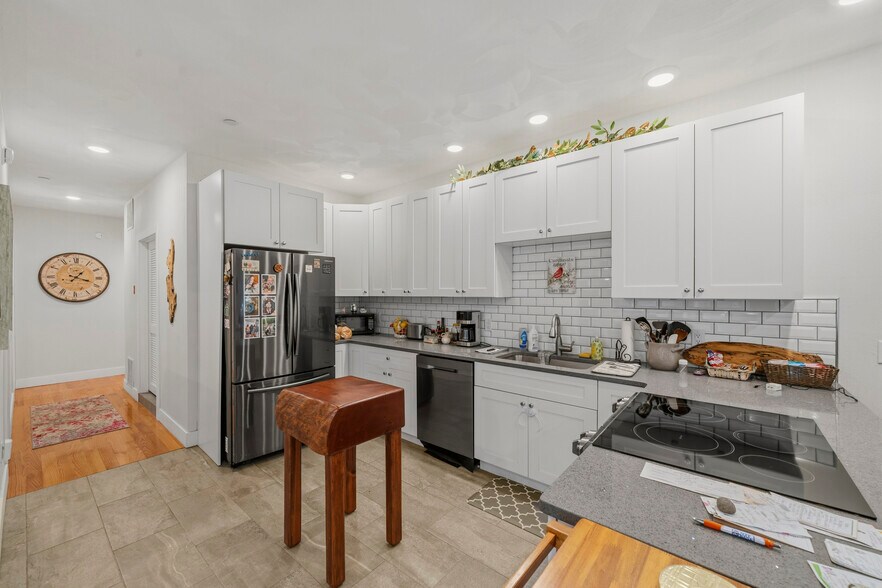 More Photos Of 812 Broad St, Milford Apartments For Sale
