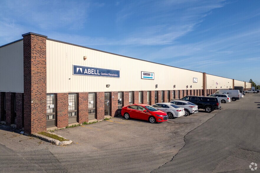 More Photos Of 2900-2990 Rue Halpern, Montréal Light Distribution For Lease