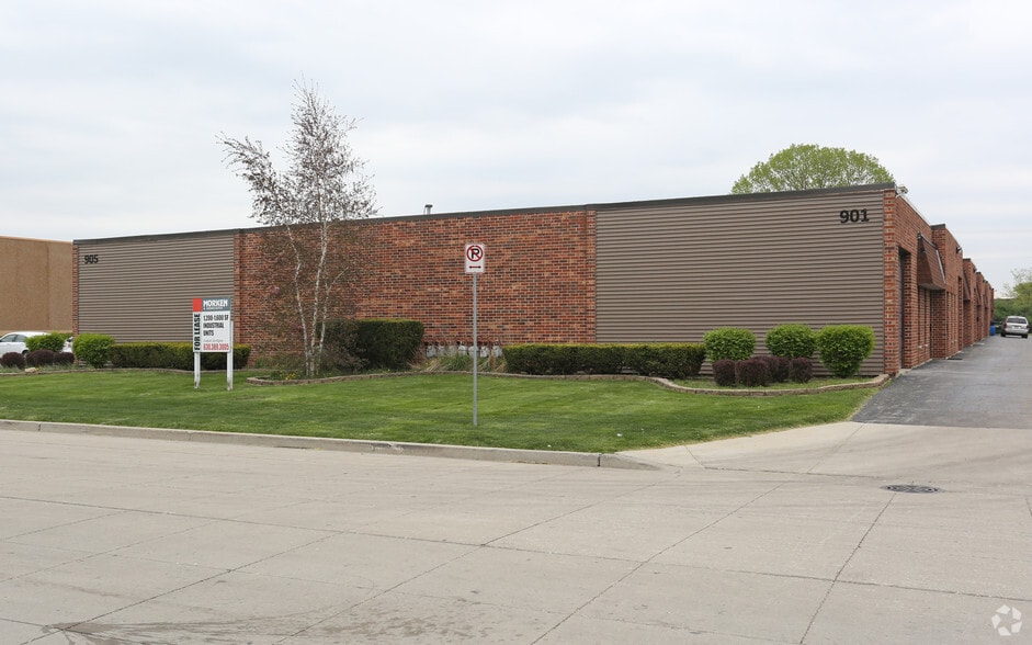 Primary Photo Of 901-905 Ridge Ave N, Lombard Warehouse For Lease