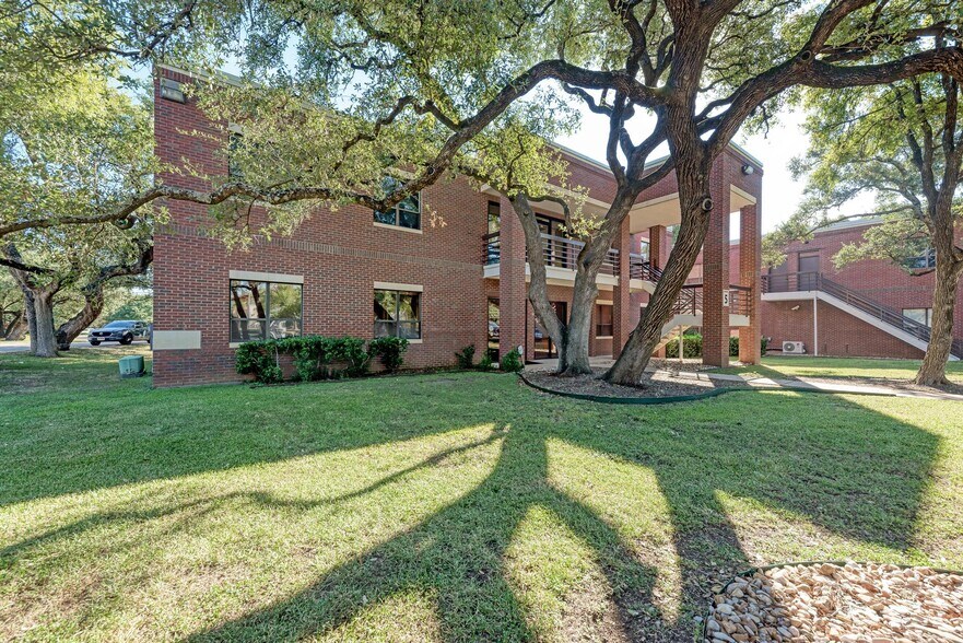 More Photos Of 11824 Jollyville Rd, Austin Medical For Lease