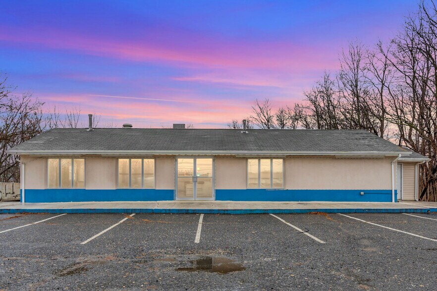 Primary Photo Of 320 State Route 33, Manalapan Township Restaurant For Sale