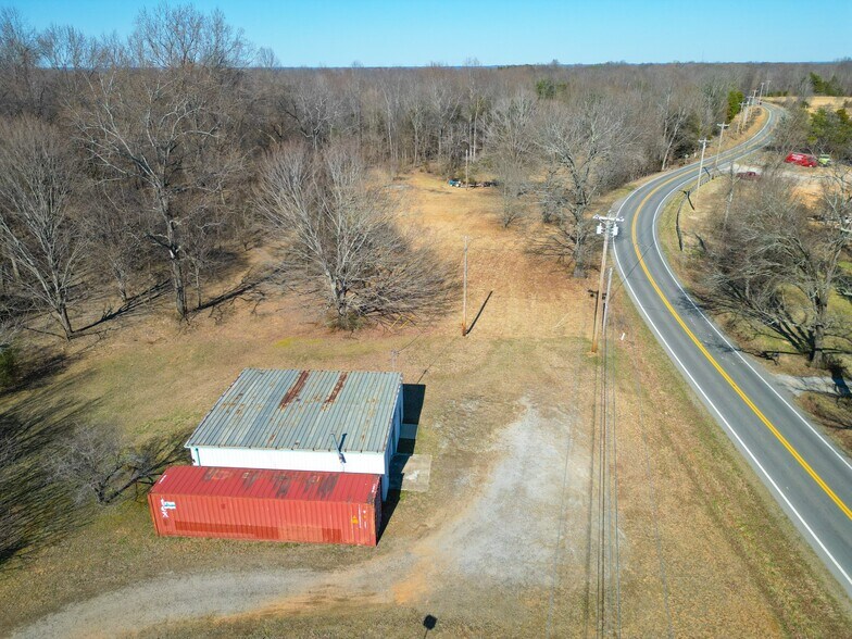 More Photos Of 2815 TN-49 Hwy, Charlotte Auto Repair For Sale