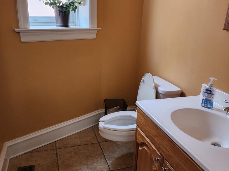 More Photos Of 10 Cricket Ave, Ardmore Office Residential For Sale