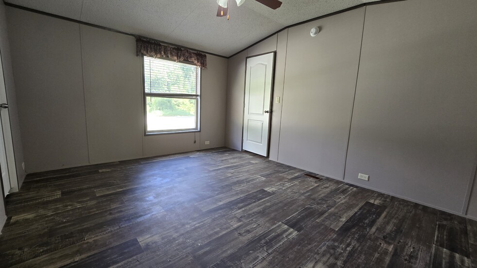 More Photos Of 44 Crawford Dr, Lake Placid Manufactured Housing Mobile Home Park For Sale