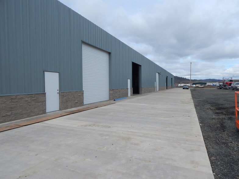 Primary Photo Of 1505 Green Siding Rd, Roseburg Warehouse For Lease