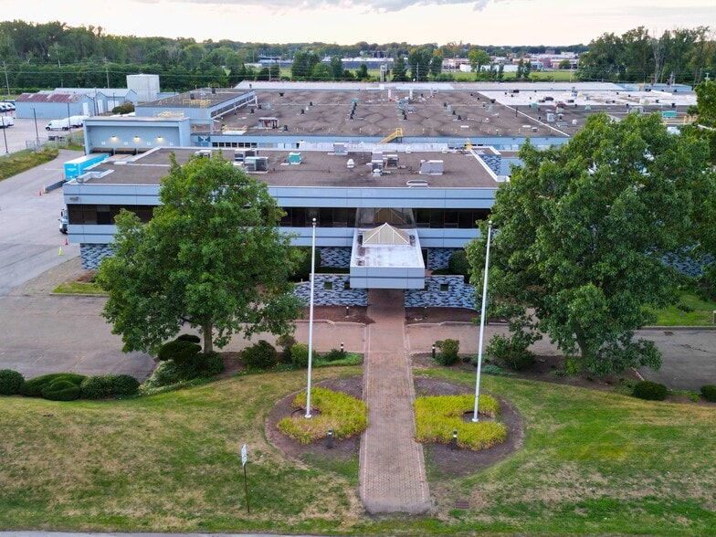 More Photos Of 2424 W 23rd St, Erie Manufacturing For Lease