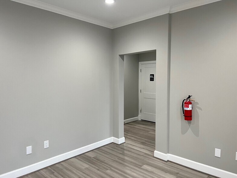 More Photos Of 400 Stonebrook Pky, Frisco Office For Sale