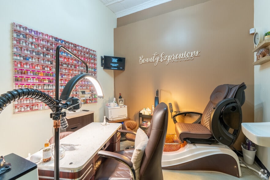 More Photos Of 7185 Manchester Rd, Maplewood Coworking Space