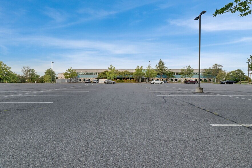 More Photos Of 10021 Balls Ford Rd, Manassas Office For Lease