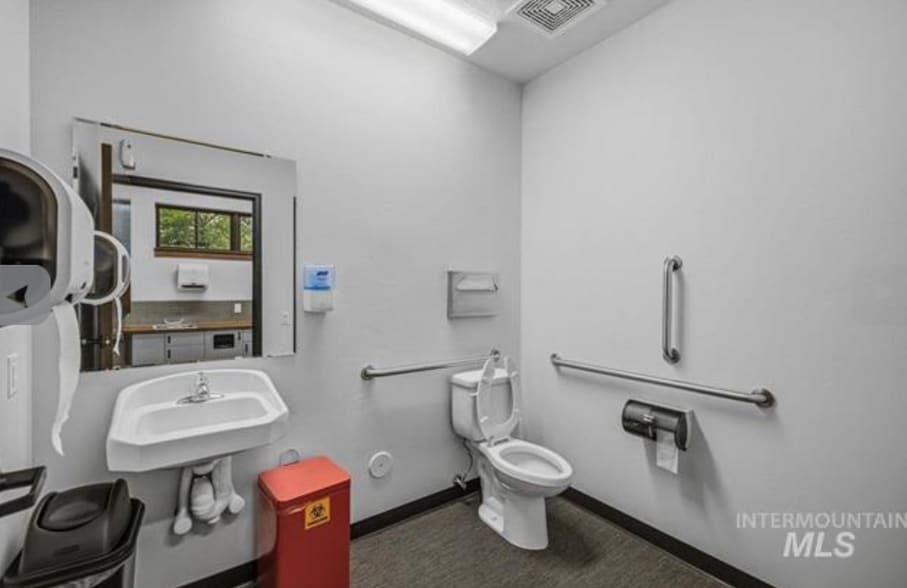 More Photos Of 1588 W Cayuse Creek Dr, Meridian Medical For Sale
