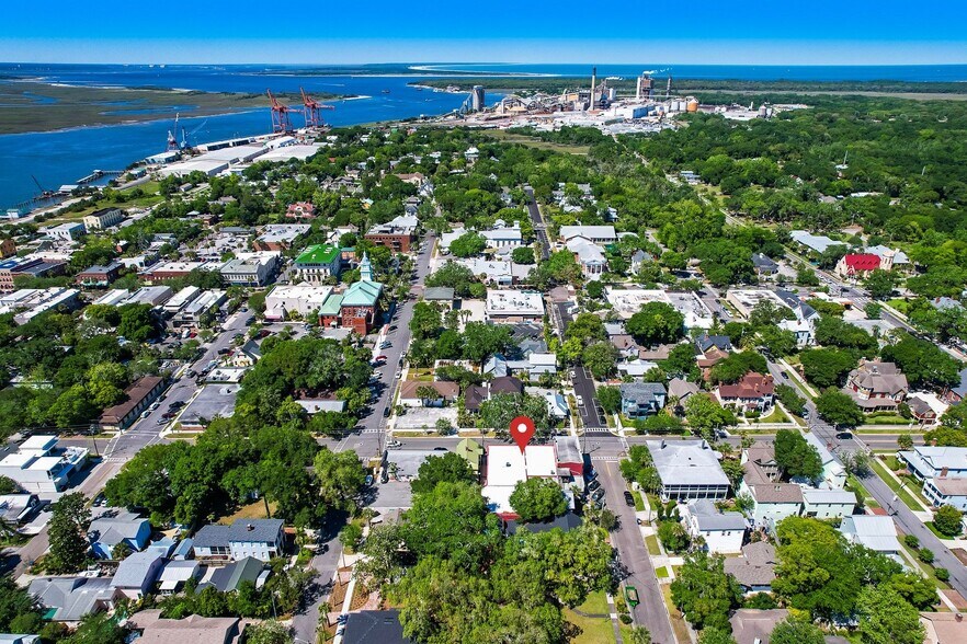 More Photos Of 516 Ash St, Fernandina Beach Freestanding For Lease