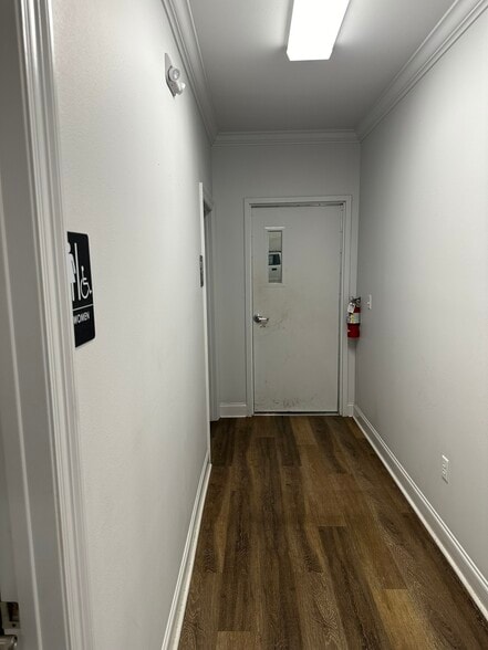 More Photos Of 3001 S Darla Ave, Gonzales Warehouse For Lease