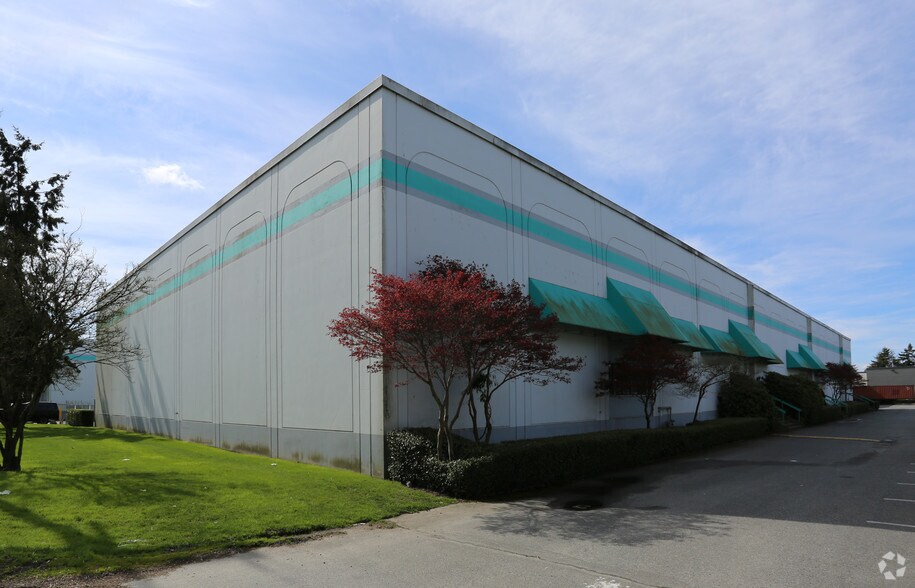 More Photos Of 13900-13980 Bridgeport Rd, Richmond Warehouse For Lease