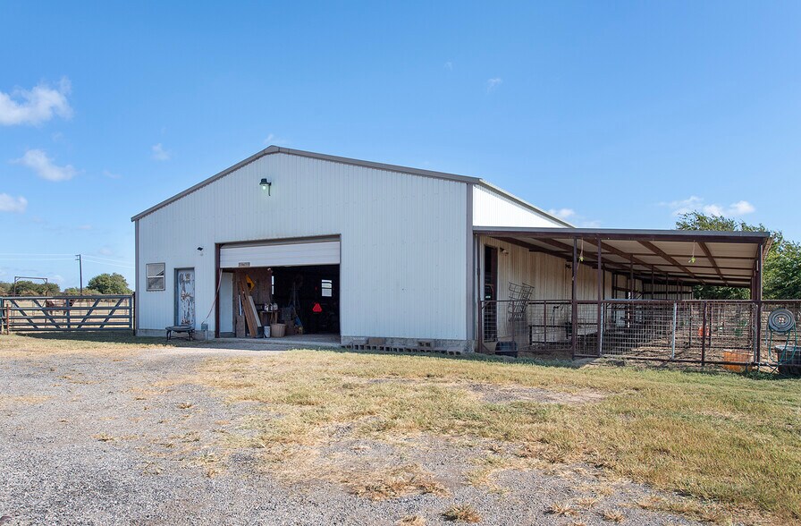 More Photos Of 1833 County Road 305, Jarrell Land For Sale