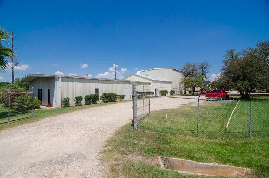 More Photos Of 7971 FM 359 Rd, Fulshear Manufacturing For Sale
