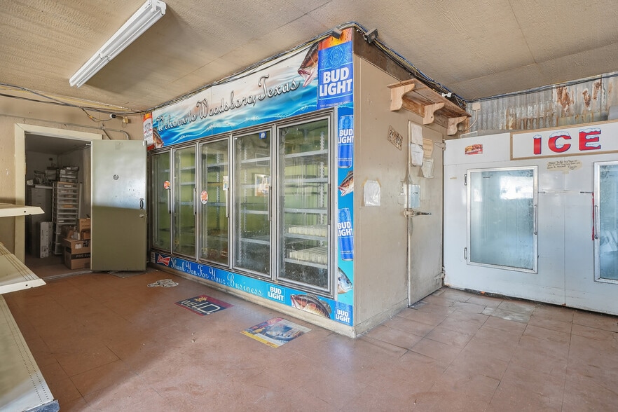 More Photos Of 102 & 106 Wood ave, Woodsboro Storefront For Sale