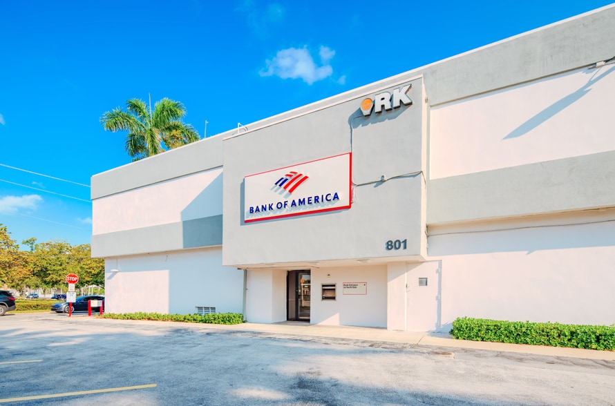 Primary Photo Of 801 E Hallandale Beach Blvd, Hallandale Beach General Retail For Lease