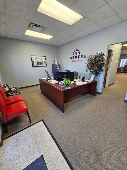 More Photos Of 256 Seaboard Ln, Franklin Medical For Lease