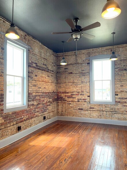 More Photos Of 1313 N Howard Ave, Tampa Office For Sale