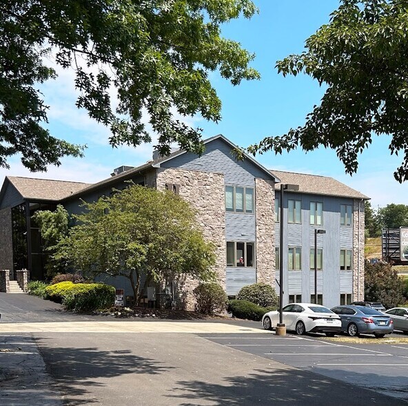 More Photos Of 103 Bradford Rd, Wexford Medical For Lease