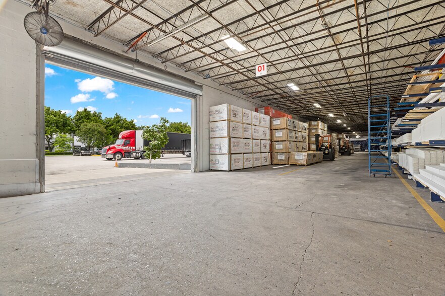 More Photos Of 2775 NW 63rd Ct, Fort Lauderdale Distribution For Lease