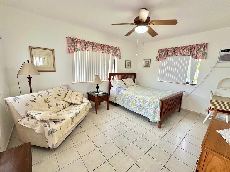 More Photos Of 2212 N Surf Rd, Hollywood Specialty For Sale