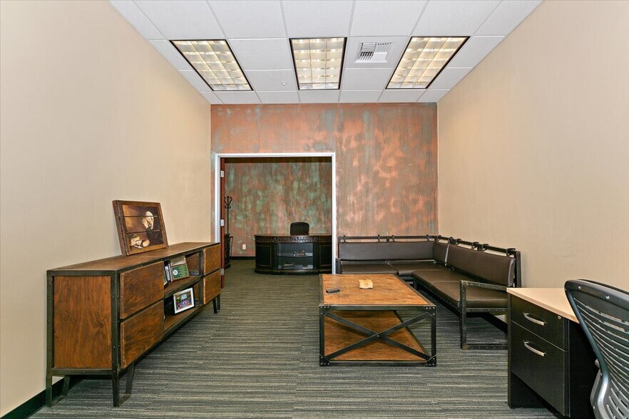 More Photos Of 7970 Cherry Ave, Fontana Showroom For Lease